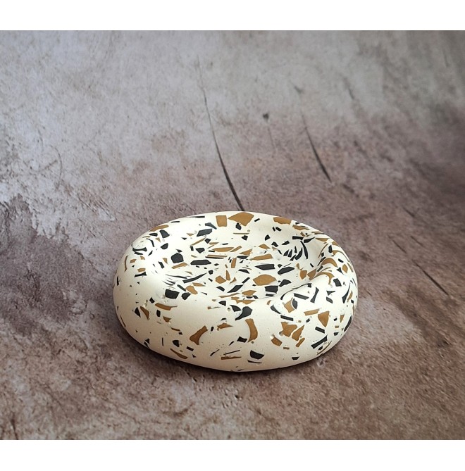 Bandeja Anillos Terrazzo Negro y Ochre en Blanco