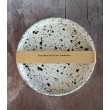 Bandeja redonda Terrazzo negro en blanco